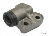 211-611-069 C ( 211611069C ) - FRONT WHEEL CYLINDER LEFT UPPER OR LOWER - BUS 64-70 (BLEEDER VALVE SOLD SEP.) Economy