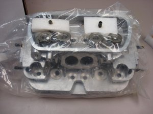 COMPLETE DUAL PORT HEAD - CHINESE MADE - 1600CC BEETLE/GHIA 71-79 - BUS 1971 (WITH FUEL INJECTION SENSOR BOSS)