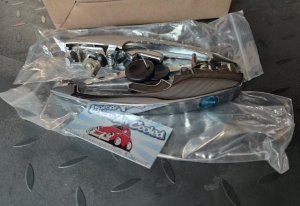 113-898-205 M (113898205M) NICE REPRODUCTION MADE IN CHINA - VERY NICE CHROME FINISH AND CASTING - KEYED ALIKE OUTER LOCKING DOOR HANDLES WITH KEYS - BEETLE 68-79 / GHIA 68-74 - SOLD PAIR